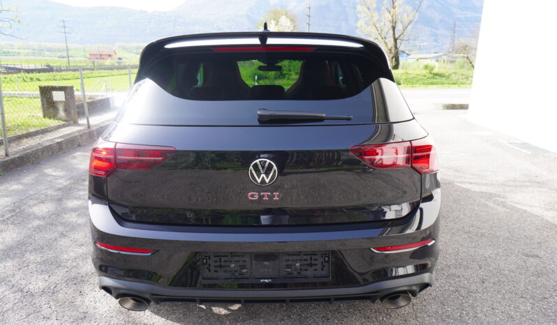 
								Volkswagen Golf GTI full									